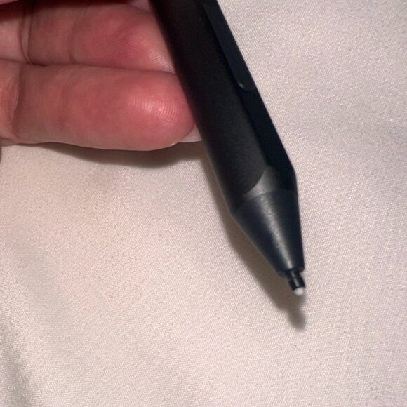 Refurbished NEW Microsoft Surface with attachable keyboard, pen, charger… - Picture 12 of 13